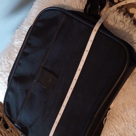 HARTMANN black nylon & leather unisex messenger bag  computer crossbody … - Picture 14 of 16